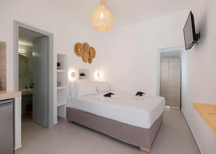 M&m Parikia's Old Town פארוס