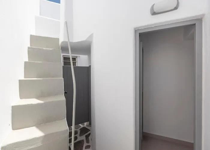 M&m Parikia's Old Town